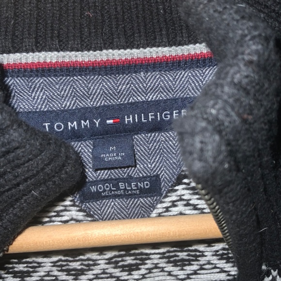 Tommy Hilfiger ski sweater - Picture 2 of 2